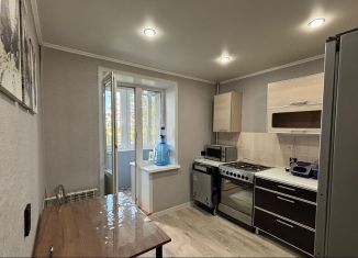 Сдается в аренду 2-комнатная квартира, 50.4 м2, Балашов, Пролетарская улица, 3