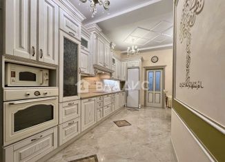 Продается трехкомнатная квартира, 135 м2, Владимир, улица Чайковского, 25А