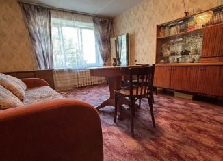 Продается 2-ком. квартира, 46.2 м2, Гатчина, улица Хохлова, 15