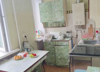 Продаю 3-ком. квартиру, 56 м2, Отрадный, Первомайская улица, 5