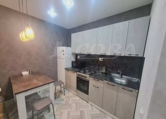 Сдаю 1-ком. квартиру, 38 м2, Тобольск, 6-й микрорайон, 110к3