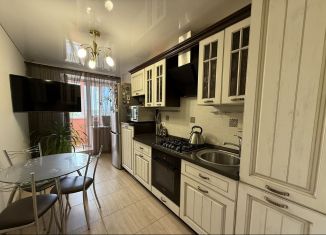 Продаю 1-комнатную квартиру, 40 м2, Саратов, улица имени Академика Н.Н. Семёнова, 3