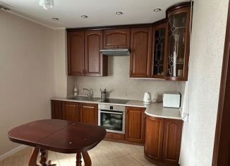 Сдам 1-ком. квартиру, 51.1 м2, Уфа, улица Карла Маркса, 58