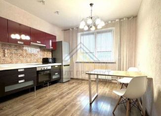 Сдаю в аренду 2-комнатную квартиру, 62 м2, Старый Оскол, микрорайон Степной, 8