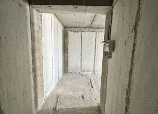 Продаю 1-ком. квартиру, 49 м2, Симферополь, улица Генерала Родионова, 11Б