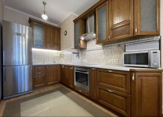 Сдаю в аренду 2-ком. квартиру, 61.1 м2, Санкт-Петербург, проспект Тореза, 95