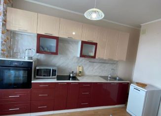 Сдается двухкомнатная квартира, 60 м2, Республика Башкортостан, Бакалинская улица, 21