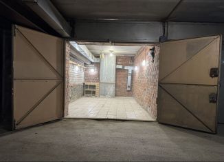 Сдам гараж, 19 м2, Екатеринбург, улица Челюскинцев, 130