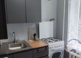 Сдается двухкомнатная квартира, 44 м2, Псков, улица Военный Городок-3, 102