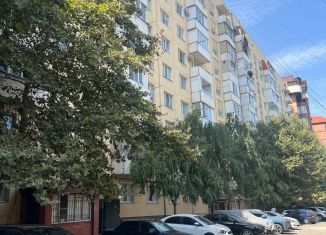 Продам 3-ком. квартиру, 65 м2, Махачкала, проспект Насрутдинова, 35