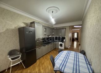 Продам 3-комнатную квартиру, 105 м2, Махачкала, улица Магомета Гаджиева, 73А