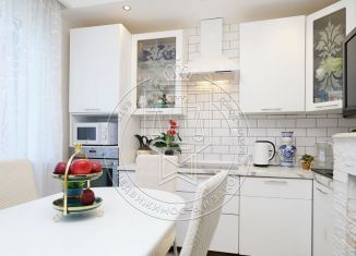 Продается 3-ком. квартира, 74.2 м2, Казань, проспект Ямашева, 61