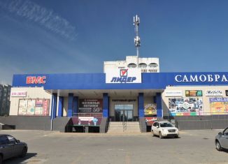 Сдаю торговую площадь, 45 м2, Киров, улица Маршала И.С. Конева, 1