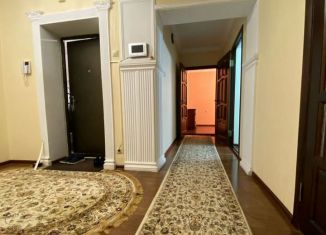 Продается 3-ком. квартира, 120 м2, Грозный, улица Шейха Абдул-Хамида Солсаевича Яндарова, 3