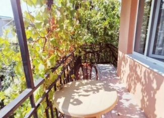 Сдаю в аренду 2-комнатную квартиру, 30 м2, Анапа, Азовская улица, 18