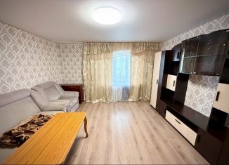 Сдаю в аренду 3-ком. квартиру, 65 м2, Валдай, улица Механизаторов, 14