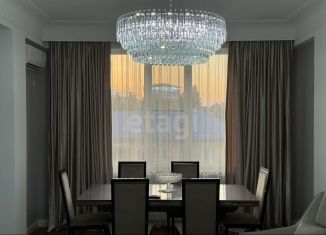 Трехкомнатная квартира на продажу, 125 м2, Махачкала, улица Ирчи Казака, 128В