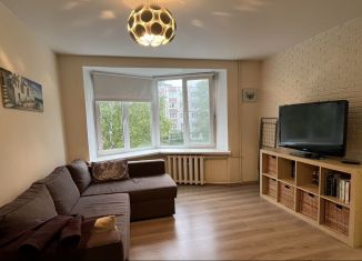 Сдам 1-комнатную квартиру, 33 м2, Гатчина, улица Карла Маркса, 16