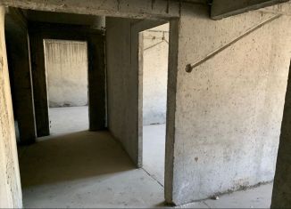 Продаю двухкомнатную квартиру, 63 м2, Махачкала, проспект Али-Гаджи Акушинского, 342