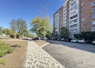 Сдается двухкомнатная квартира, 56 м2, Таганрог, 1-й Новый переулок, 12