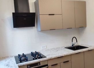 Продаю 1-ком. квартиру, 31 м2, Кропоткин, Красная улица, 83