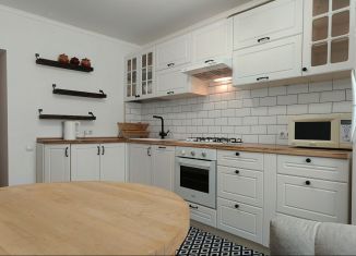 Продается 2-ком. квартира, 62 м2, Саратов, Шевыревская улица, 6