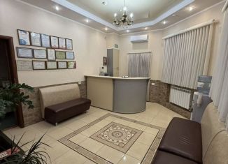 Сдам помещение свободного назначения, 150 м2, Нальчик, улица Михаила Яхогоева, 193А