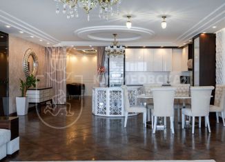 Продается четырехкомнатная квартира, 180 м2, Екатеринбург, улица Шейнкмана, 121