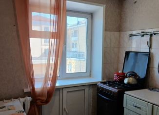 Сдача в аренду 2-ком. квартиры, 41 м2, Орёл, улица Герцена, 9