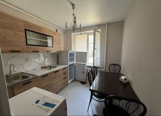 Аренда 2-ком. квартиры, 45 м2, Грозный, проспект Мохаммеда Али, 11, 2-й микрорайон