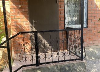 Сдается в аренду 3-ком. квартира, 50 м2, Пятигорск, Октябрьская улица, 7