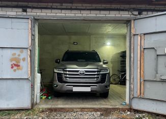 Сдача в аренду гаража, 30 м2, Нижний Новгород, Автозаводский район, улица Героя Советского Союза Поющева, 18