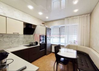 Продаю трехкомнатную квартиру, 80.6 м2, Старый Оскол, микрорайон Степной, 26