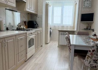 Продаю 3-комнатную квартиру, 76 м2, Кисловодск, улица Островского, 15