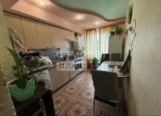 Продается 3-комнатная квартира, 72 м2, Ставрополь, улица 45-я Параллель, 30