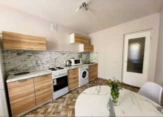 Сдаю в аренду 1-комнатную квартиру, 46.2 м2, Уфа, улица Габдуллы Амантая, 3