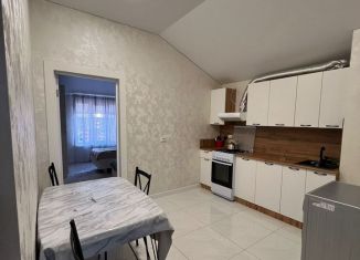 Сдается 2-ком. квартира, 60 м2, Махачкала, Заречная улица, 18