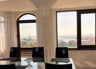 Сдаю 2-ком. квартиру, 102 м2, Сочи, улица Роз, 6/6А, микрорайон Центральный