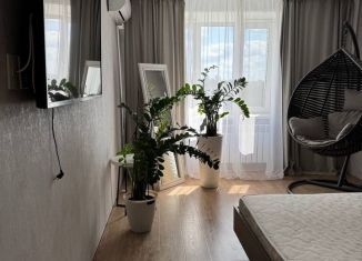 Продам 1-ком. квартиру, 42 м2, Брянск, Одесская улица, 7