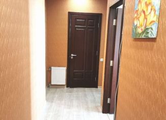 Сдается 2-ком. квартира, 65 м2, Севастополь, улица Колобова, 35/5