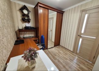 Продаю 3-ком. квартиру, 40.5 м2, Таганрог, Театральная улица, 17