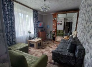 Продается двухкомнатная квартира, 40 м2, Таруса, улица Ворошилова, 4