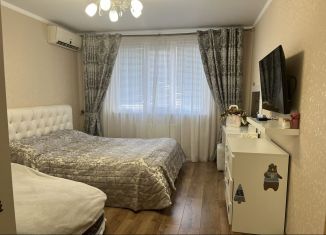 Продам 2-ком. квартиру, 70 м2, посёлок городского типа Яблоновский, Солнечная улица, ЖК Солнечный