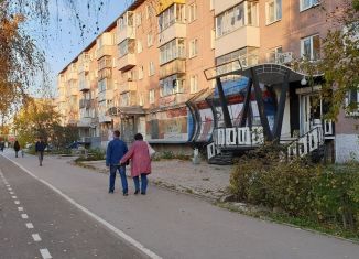 Сдам в аренду торговую площадь, 67 м2, Ачинск, 3-й микрорайон, 2