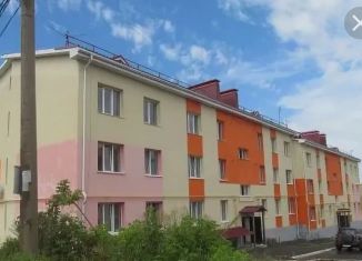 Двухкомнатная квартира на продажу, 46 м2, поселок городского типа Новосемейкино, улица Радио, 20Г