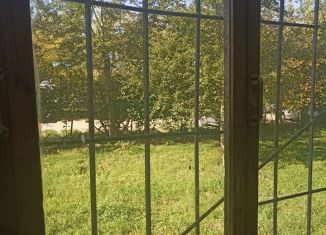 Продам 3-комнатную квартиру, 63 м2, Екатеринбург, улица Бакинских Комиссаров, 108, метро Проспект Космонавтов