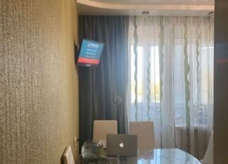 Продаю двухкомнатную квартиру, 57 м2, Шебекино, улица 50 лет Октября, 11