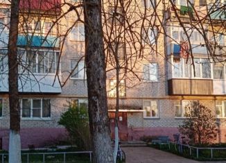 Продается двухкомнатная квартира, 43.4 м2, посёлок городского типа Озёрный, улица Строителей, 11