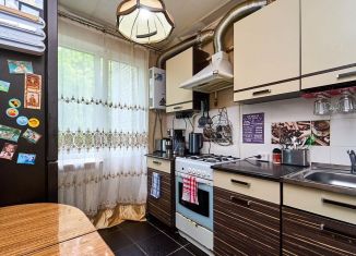 Продаю 3-ком. квартиру, 66 м2, Краснодар, улица Селезнёва, 196, микрорайон Черемушки