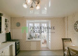 Продам 2-ком. квартиру, 71 м2, Вологодская область, Псковская улица, 7А